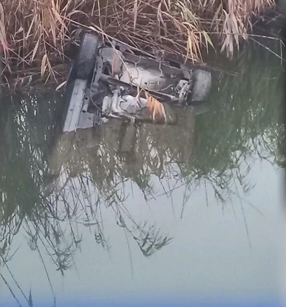 Automobil sleteo u kanal