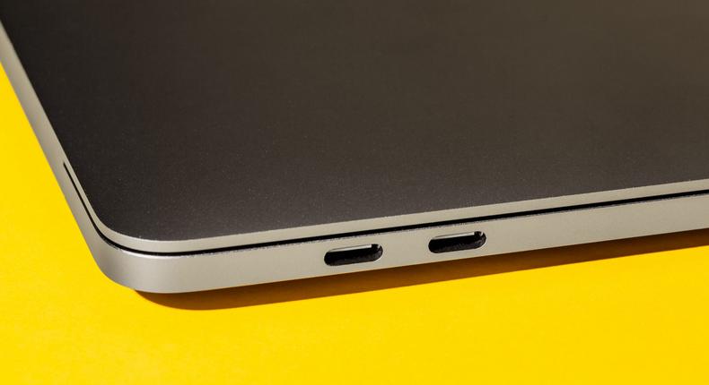 Macbook Pro thunderbolt 3 ports