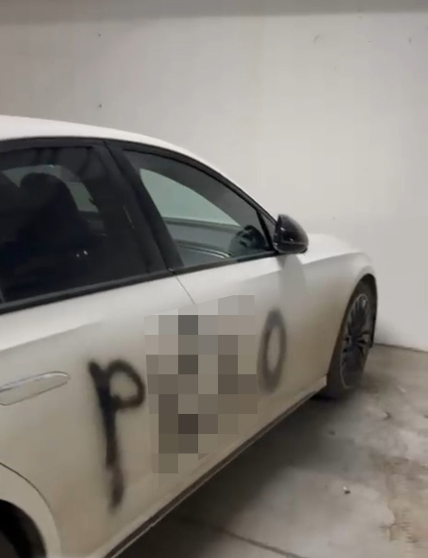 Demoliran auto u Beogradu