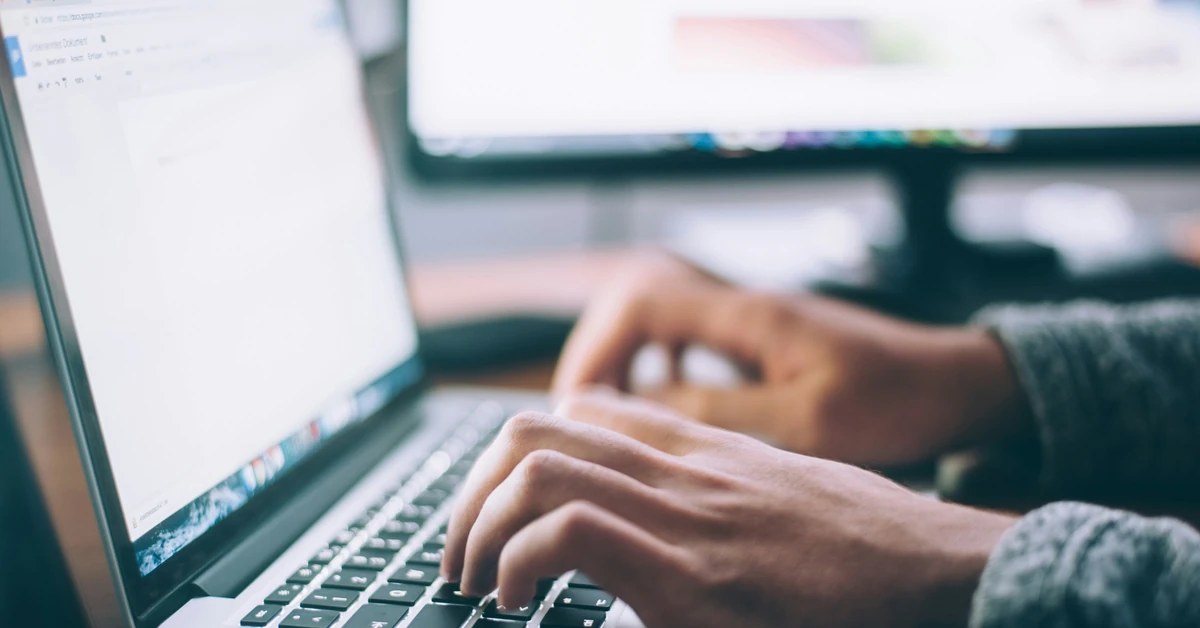 Sztuczna inteligencja już zabiera Polakom pracę. Drastyczny spadek ofert w lukratywnym zawodzie