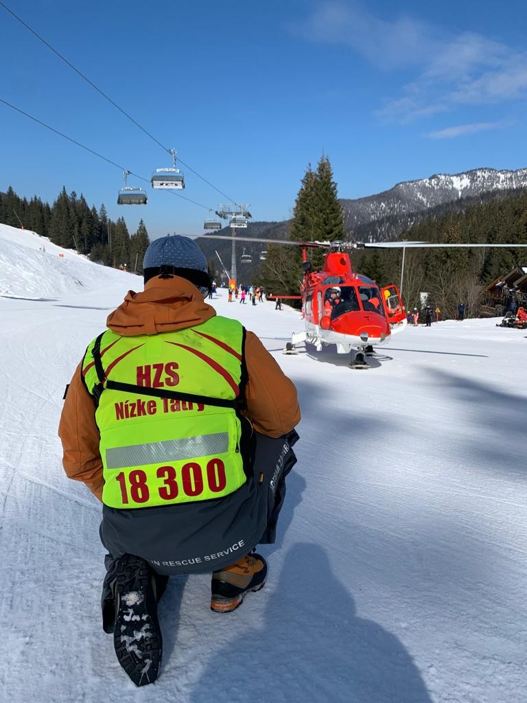 Záchranári HZS oblastného strediska Nízke Tatry mali počas posledného dňa mesiaca február plné ruky práce.