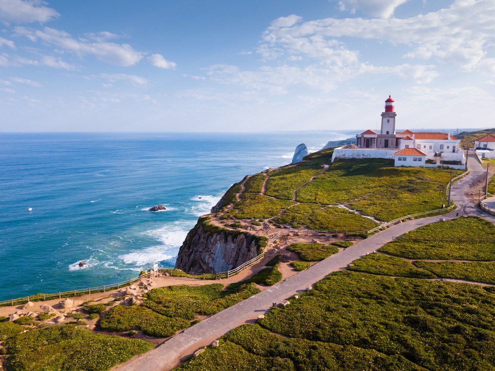 Mys Cabo da Roca je najzápadnejším bodom kontinentálnej Európy.