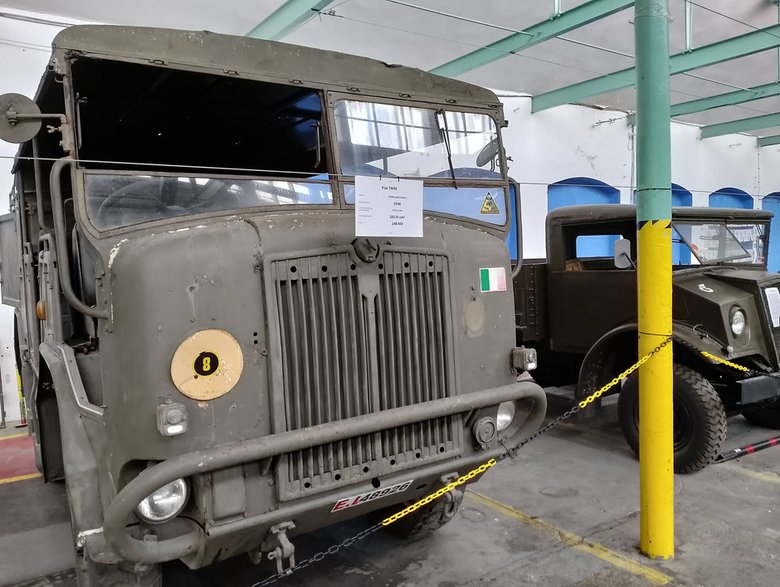 Fiat TM48, jedna generacja z 1946 roku, silnik pojemności 10170 cm2 i mocy 145 KM