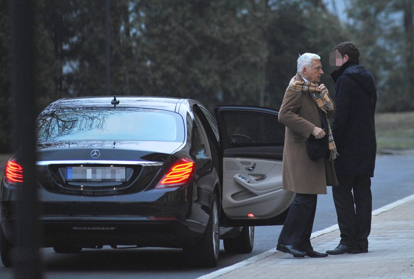 Jerzy Buzek wynajął limuzynę 