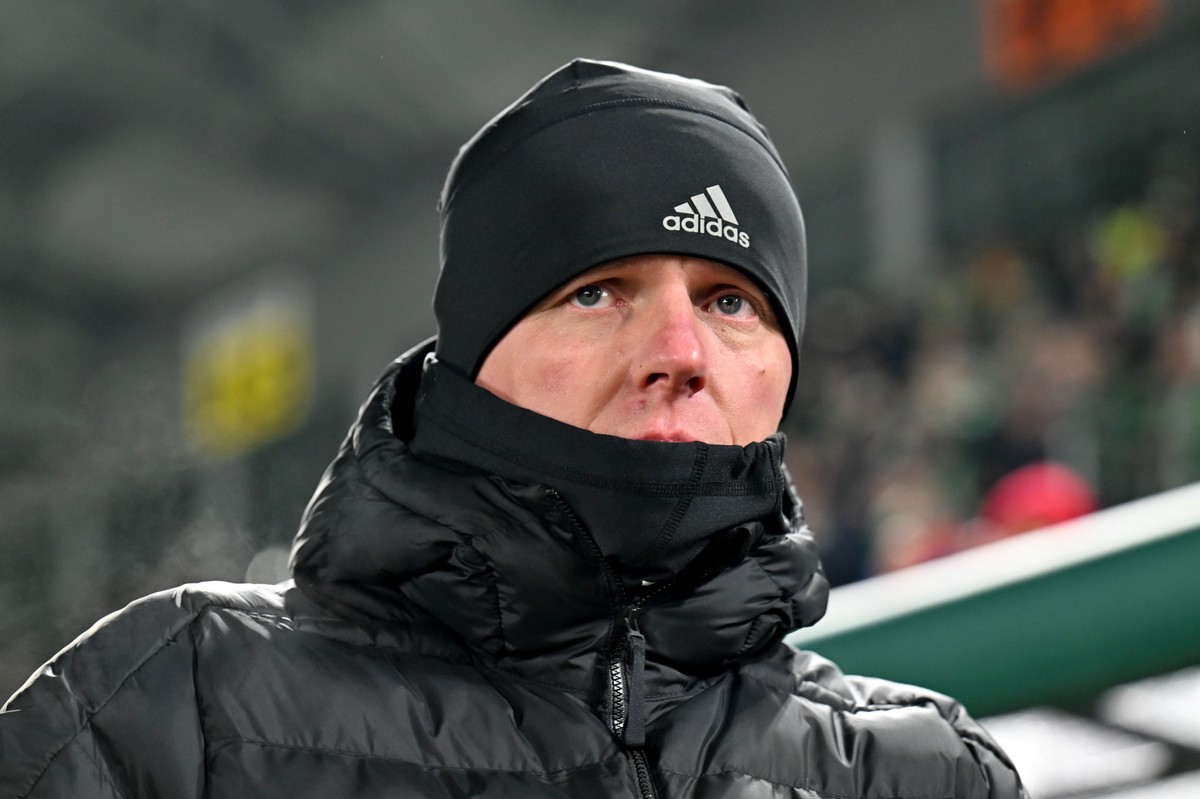Trener Radomiaka Radom Maciej Lesisz podczas meczu piłkarskiej Ekstraklasy