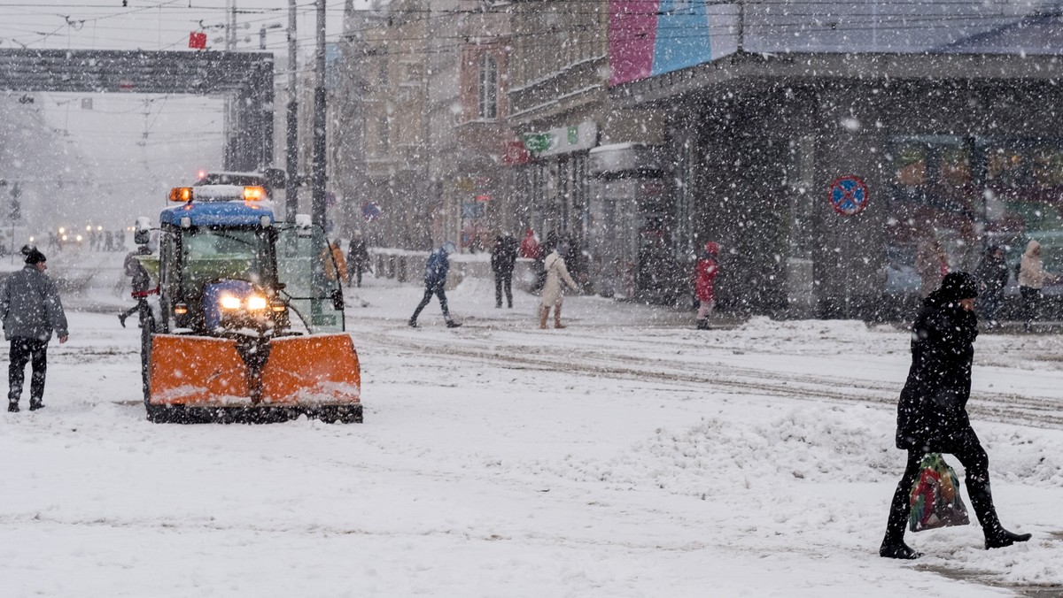 Dziś nad ranem, na polu w miejscowości Bogusławki Małe znalezione zostały zwłoki mężczyzny. Lekarz stwierdził, że zgon nastąpił z powodu wychłodzenia organizmu.