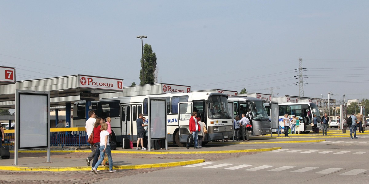 Kierowca nie wpuścił czarnoskórego pasażera. Tak tłumaczy się  firma 