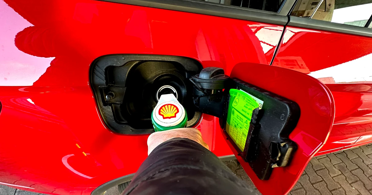 Koniec eldorado. Droższe tankowanie na Wszystkich Świętych. Co się dzieje z cenami paliw?