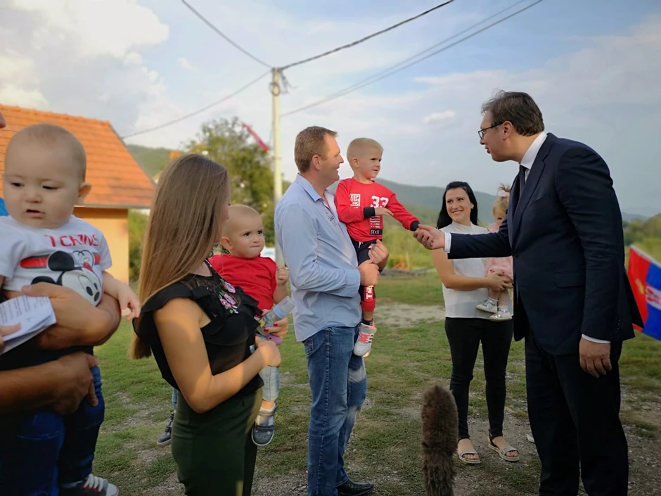 Vučić sa porodicom Kovačević