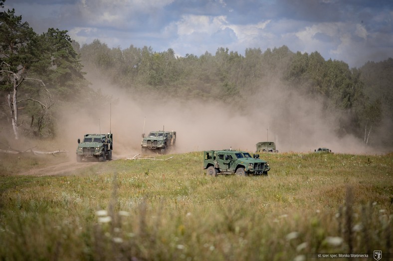 Lekkie pojazdy taktyczne JLTV (Joint Light Tactical Vehicle).