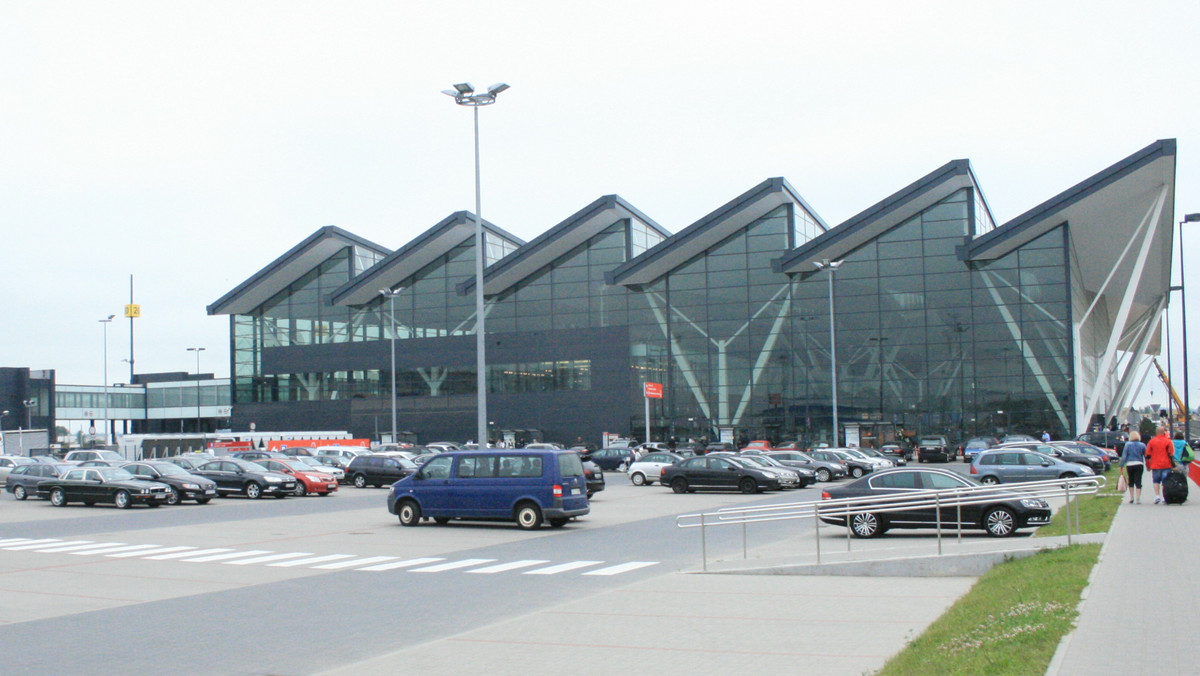Pasażerowie do Londynu dominowali wśród obsłużonych przez Port Lotniczy Gdańsk im. Lecha Wałęsy w I półroczu 2015 r. Stanowili oni prawie 14 proc. pasażerów wśród ogółu obsłużonych. Na kolejnych miejscach znaleźli się pasażerowie do Warszawy i do Oslo.