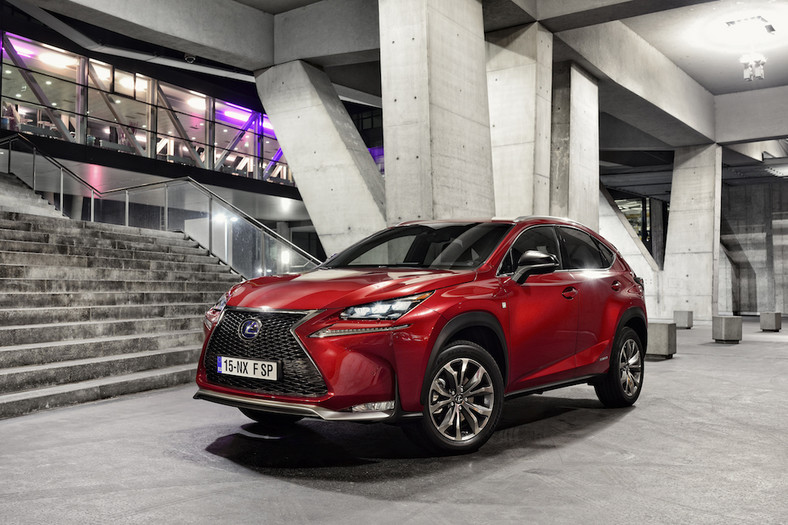  Lexus NX 300h