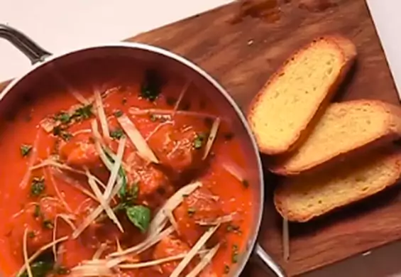 Klopsiki w sosie pomidorowym z dwoma serami