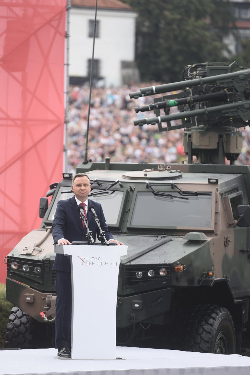 Wielka defilada z okazji Święta Wojska Polskiego w Warszawie