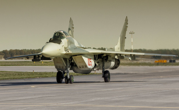 Myśliwce MiG-29 wracają na polskie niebo. Błaszczak: Usłyszałem, że piloci chcą służyć właśnie wykorzystując te maszyny