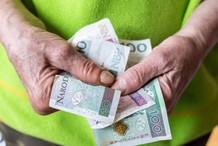 Skarbówka będzie zwracać pieniądze emerytom. Można odzyskać nawet 800 złotych