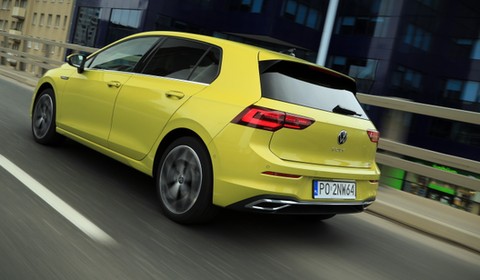 Czy nowe auta faktycznie są coraz droższe? Samar porównał modele z okresu 20 lat