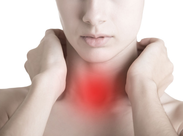 Czym się różni angina od zapalenia gardła?