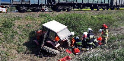 Tragedia na przejeździe. Wjechał wprost pod pociąg