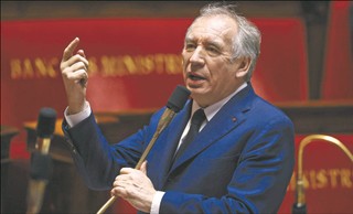 Francuzi mają pracować w Wielkanoc