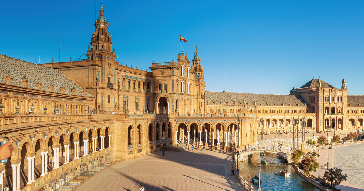 Malas noticias para los turistas.  Hay que pagar una entrada para acceder a la famosa Plaza de España.