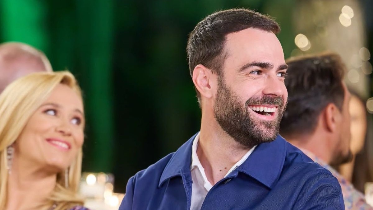 Cum a ajuns Denis Hanganu actor: „Am avut o copilărie foarte grea”
