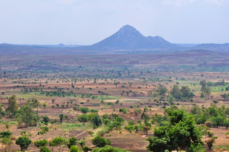 Tete, Mozambik (fot. '2010-10-21 13-29-05 Mozambique Tete Chirobue' by Hansueli KrapfThis file was uploaded with Commonist. - Own work: Hansueli Krapf (User Simisa (talk · contribs)). Licensed under Creative Commons Attribution-Share Alike 3.0 via Wikimedia Commons)