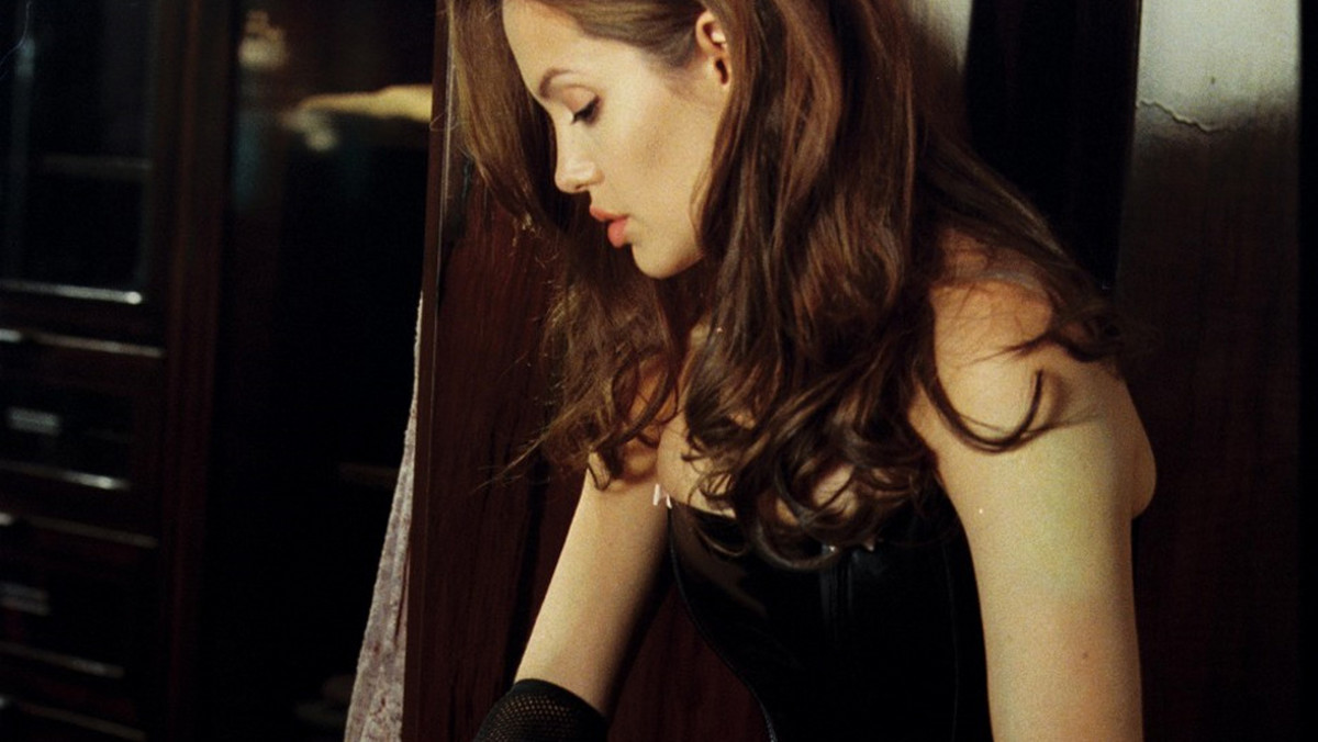 Brad Pitt jest w stanie zapłacić 10 milionów dolarów za sekstaśmę Angeliny Jolie, aby nikt jej nie mógł zobaczyć.