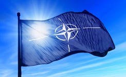 NATO: Stoltenberg: Rosja cały czas łamie traktat INF; czas się kończy