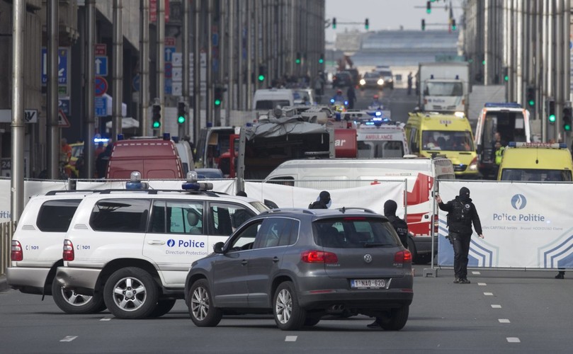 Ulica w dzielnicy Maelbeek w Brukseli, zablokowana po zamachu w metrze