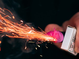 Branża pirotechniczna alarmuje: Lewica chce zniszczyć firmy, w których pracuje ponad 30 tys. osób [materiał partnera]