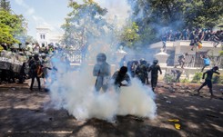 Antyrządowe protesty na Sri Lance. Prezydent uciekł do Singapuru