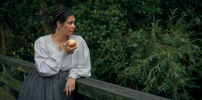 Anna Szymańczyk as Zośka in the film "Znature"