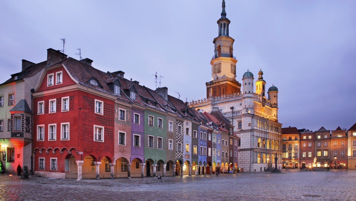 Mieszkaniec Poznania Adam Nowak ma zamiar domagać się od miasta dwóch milionów złotych za niewywiązanie się z umowy aktu notarialnego z 2002 roku. Jak sam tłumaczy, chciałby porozumieć się z miastem, ale od miesięcy nie uzyskał odpowiedzi na swoje propozycje. O sprawie pisze "Głos Wielkopolski"