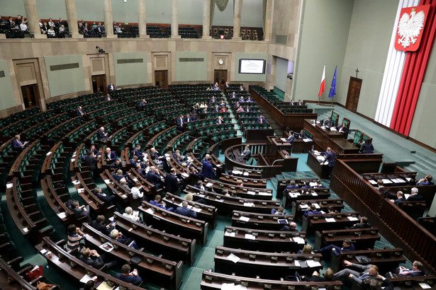 Sejm dyskutuje o prezydenckich projektach ustaw o SN i KRS
