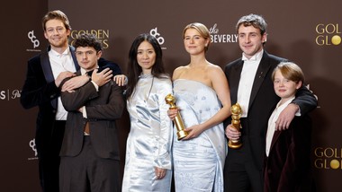 wielka gala złotych globów. tak wyglądały gwiazdy. kreacje zachwycające i dziwne [foto]