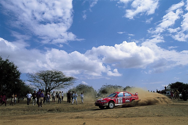 Makinen w Rajdzie Safari w roku 2001