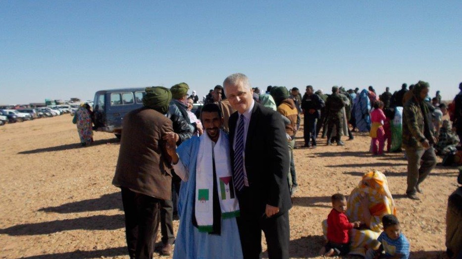 Martyin elmondása szerint az ENSZ követe. Ez a kép Afrikában készült róla