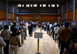 Red za glasanje na izborima u Budimpešti u Mađarskoj 12. aprila