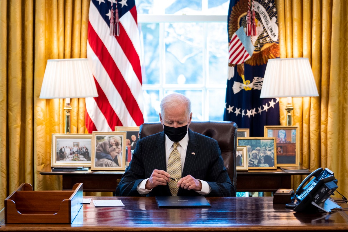 Biden nie chce zapłacić za to wszystko jednak zadłużaniem skarbu państwa.