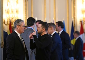 Volodimir Zelenski i Kir Starmer 