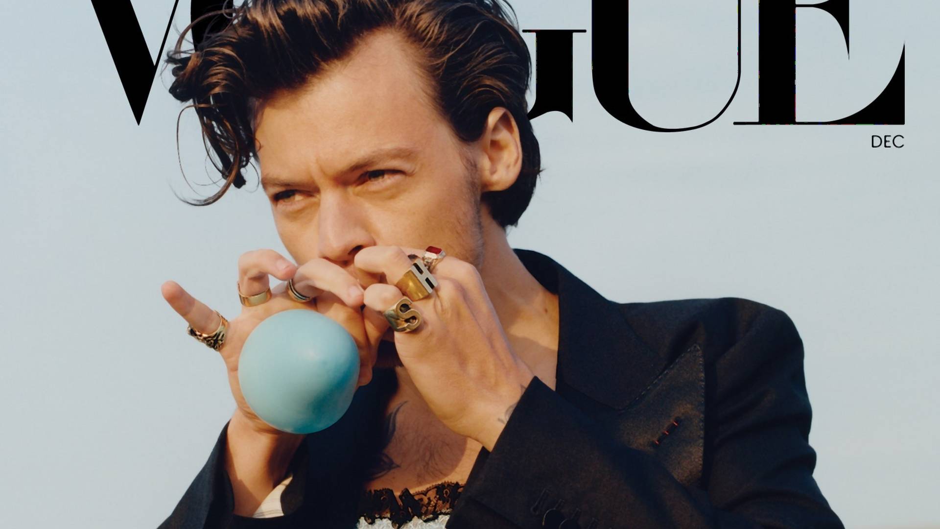Harry Styles pierwszym mężczyzną na okładce amerykańskiego "Vogue'a". Co chciał przekazać zakładając sukienkę?