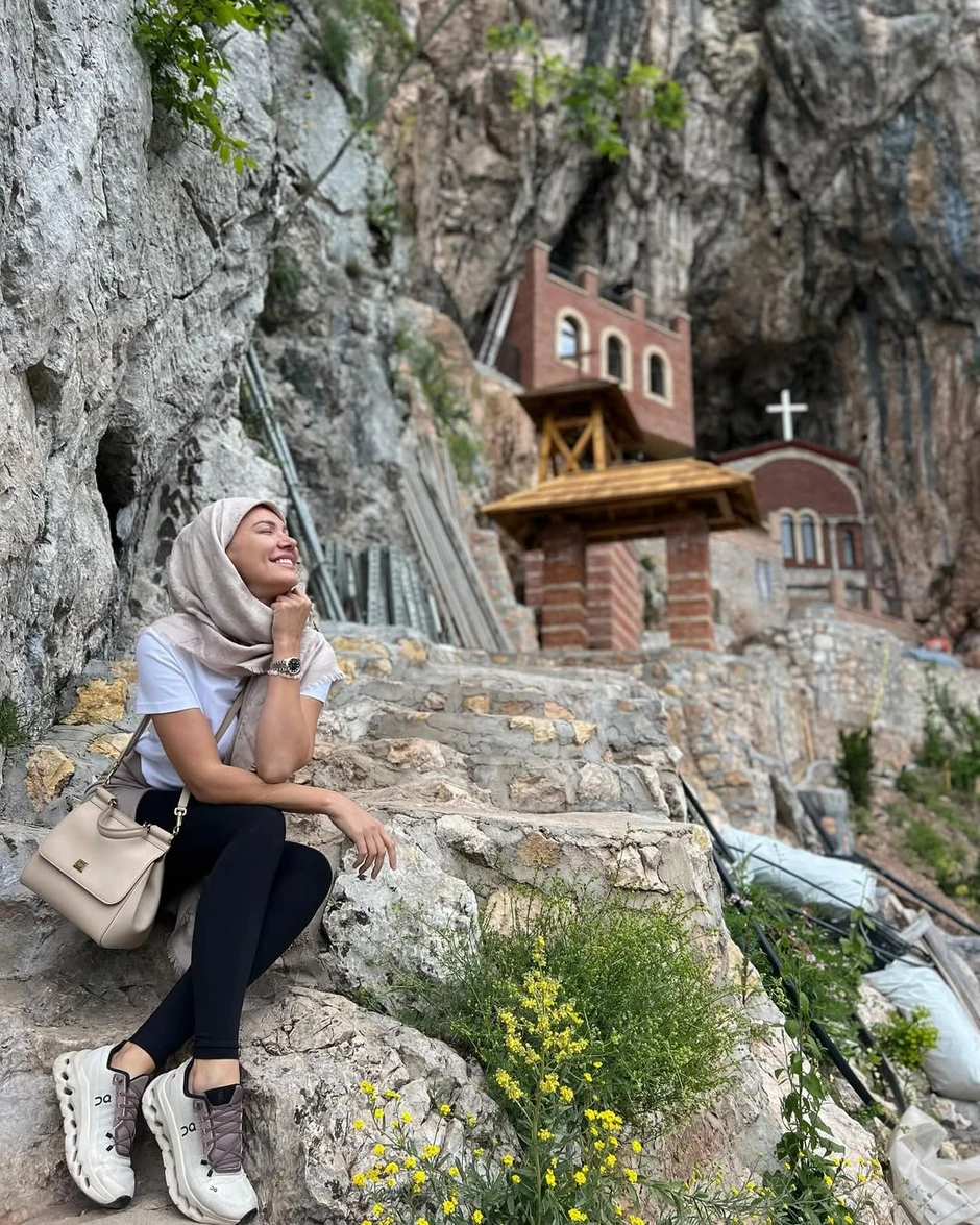 Bojana Ristivojević u manastiru