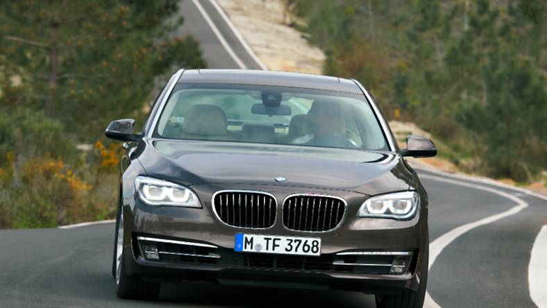 BMW serii 7 przeszło face lifting