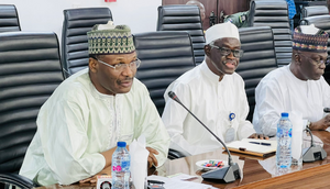 The Chairman of the Independent National Electoral Commission (INEC), Prof Mahmood Yakubu and other INEC officials during meeting with Labour Party lawyers on Monday, March 13, 2023, in Abuja. (INEC/Twitter)