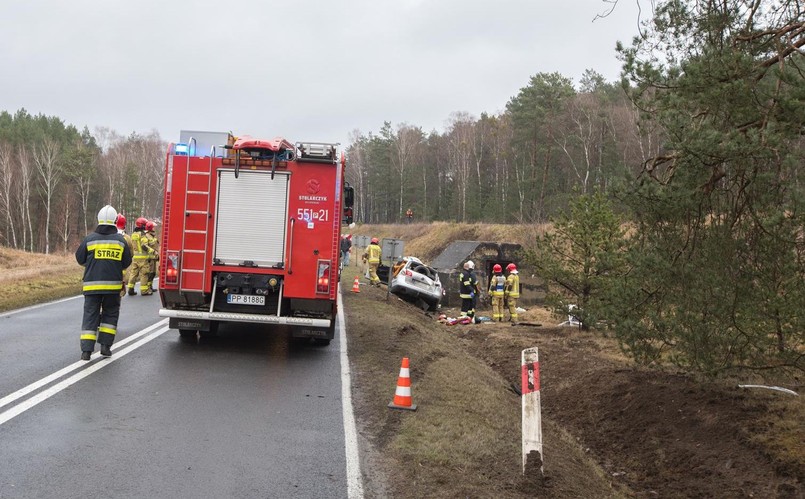 Tragiczny wypadek pod Piłą. Dwie osoby nie żyją