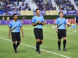 Clattenburg sędzią meczu Polski ze Szwajcarią. Anglik w dwóch meczach na Euro 2016 pokazał 9 kartek