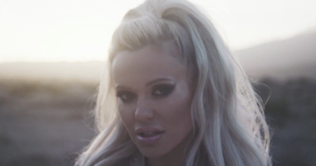 Doda komentuje swoje wymagania koncertowe; Woody Harrelson w roli