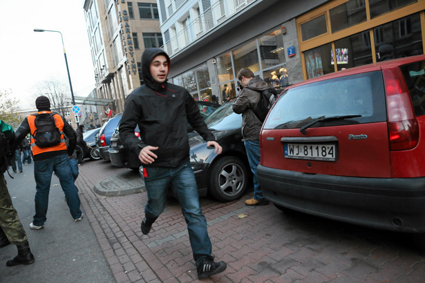 Nie licz na odszkodowanie za auto zniszczone w burdach po "Marszu Niepodległości"