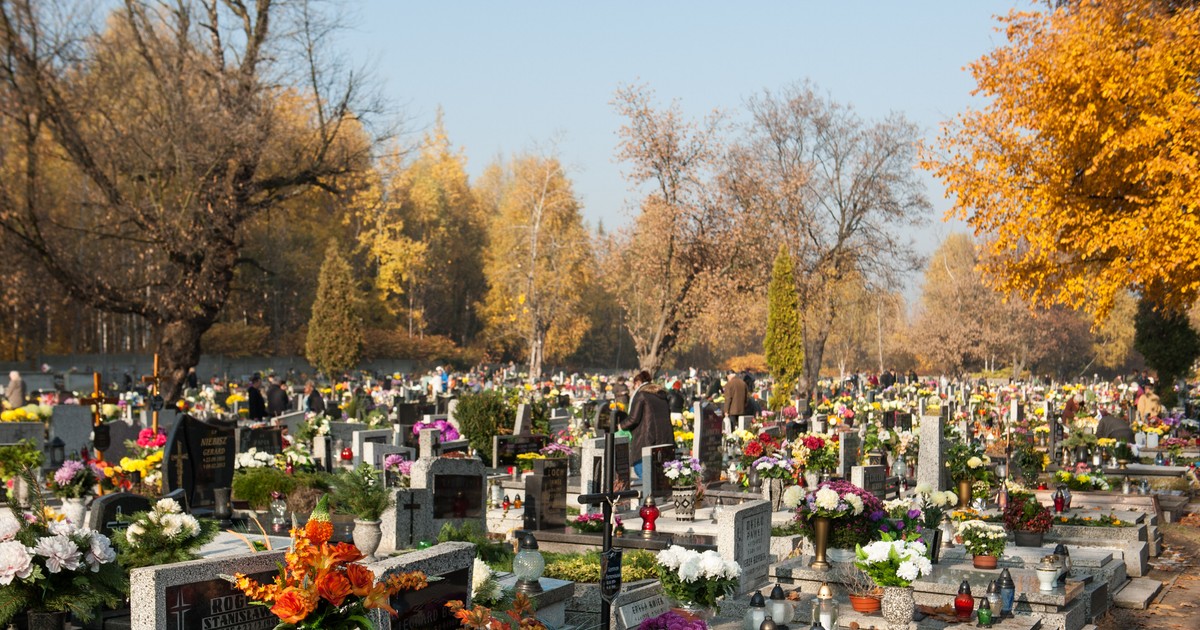 Nie rób tego na cmentarzu. Grozi nawet 5 tys. kary